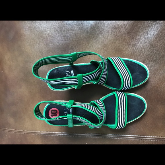 Shoes - Picture 4 of 5